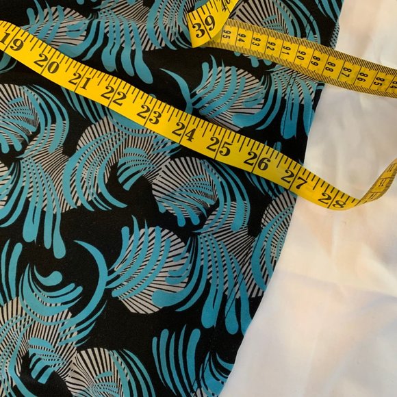 Shell and Brush Stroke Design Short Sleeve Tunic/Shirt - Picture 12 of 12